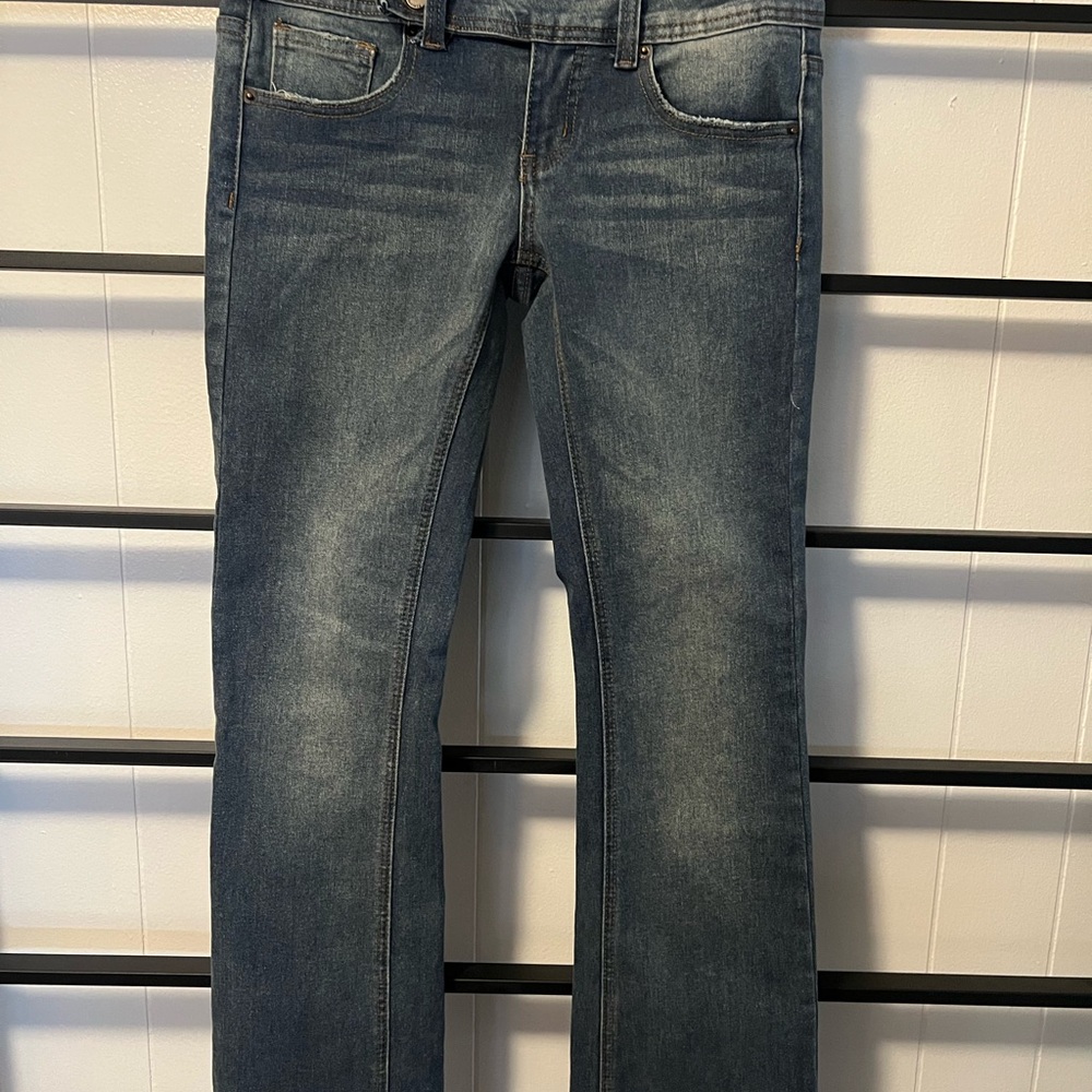 VGC Junior's SIMPLE SOCIETY, SIZE 3/26, Low Rise Jeans